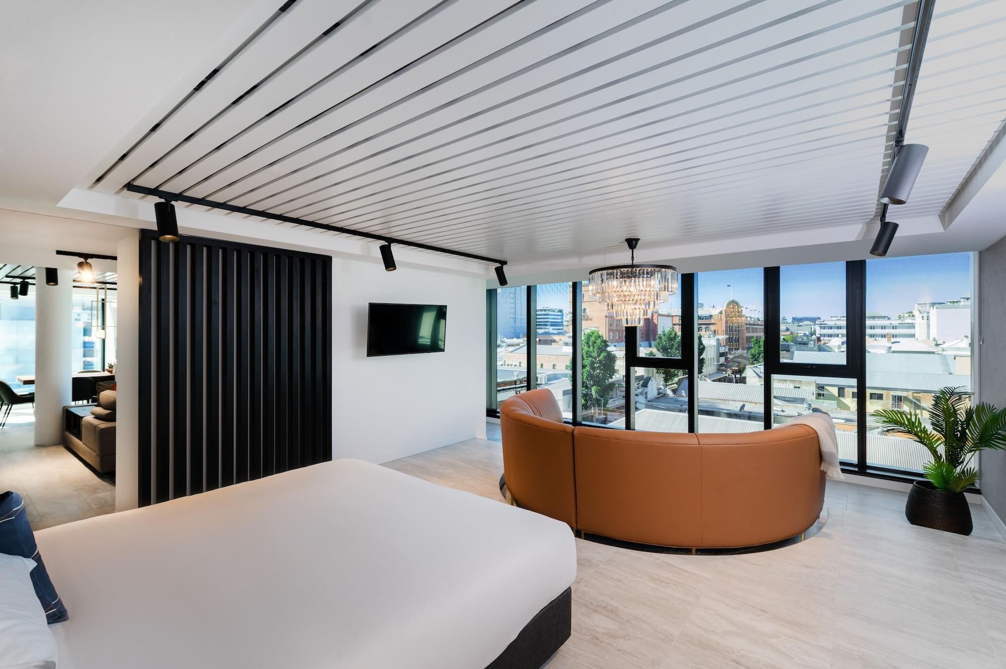 Fv By Peppers Aparthotel Brisbane Kültér fotó The Sky Lounge at the 10th floor of the building