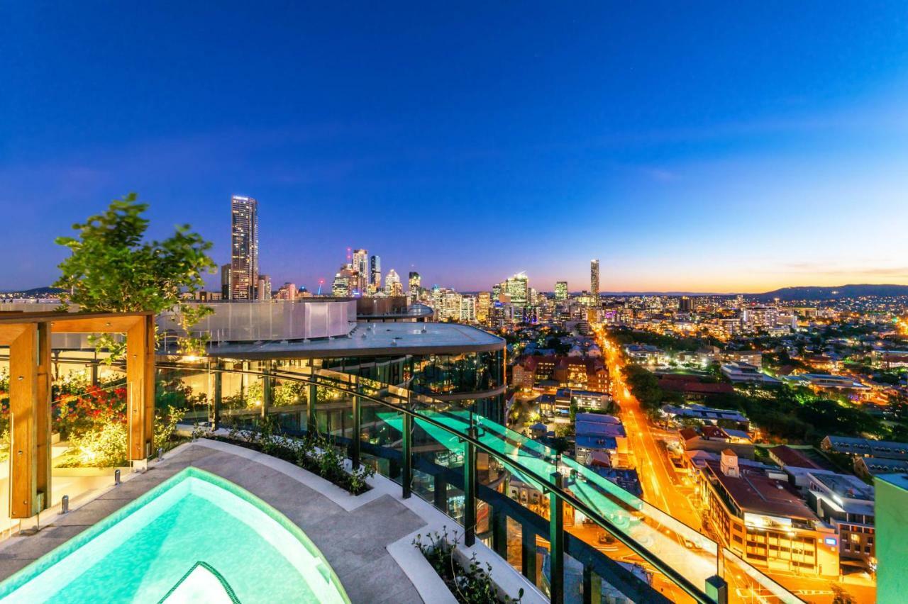 Fv By Peppers Aparthotel Brisbane Kültér fotó View from the rooftop pool