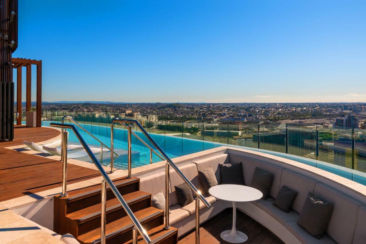 Fv By Peppers Aparthotel Brisbane Kültér fotó Rooftop pool